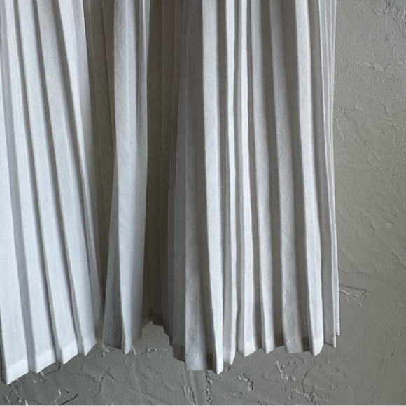 Lululemon Varsity High-Rise Pleated Tennis Skirt in White Size 8 - Picture 8 of 15